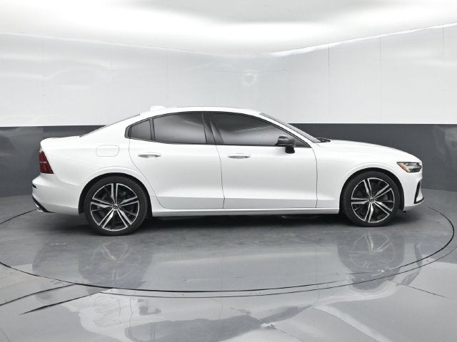 2021 Volvo S60 Recharge Plug-In Hybrid T8 R-Design Expression