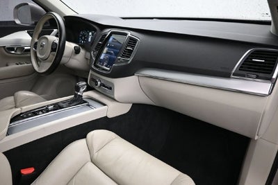 2018 Volvo XC90 T6 Momentum