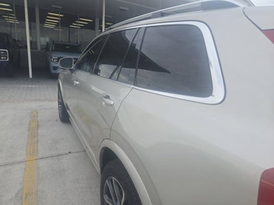 2018 Volvo XC90 T6 Momentum