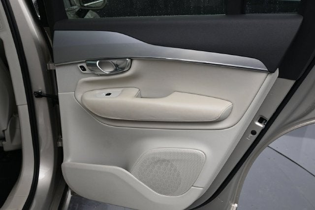 2018 Volvo XC90 T6 Momentum