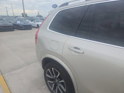 2018 Volvo XC90 T6 Momentum