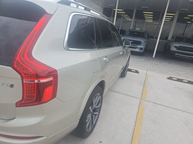 2018 Volvo XC90 T6 Momentum